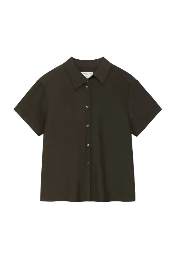 UNBALANCE COLLAR HALF SHIRT IN KHAKI BROWN