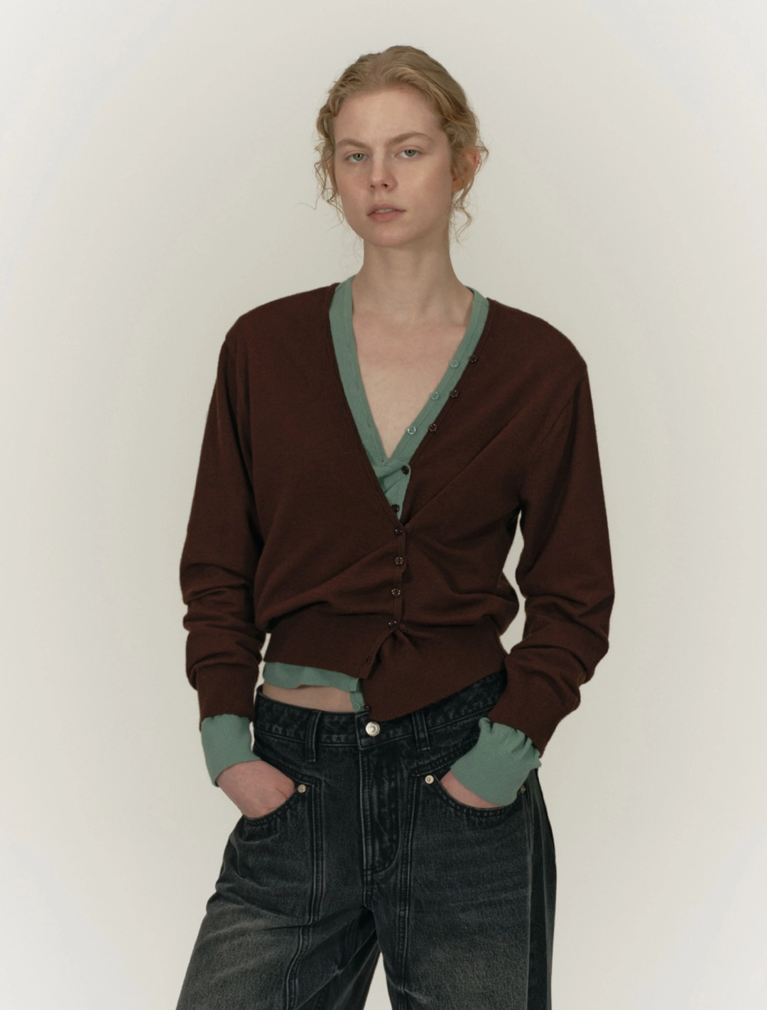 솔티페블 TWO WAY BUTTON CARDIGAN [BROWN] 상품 이미지 2