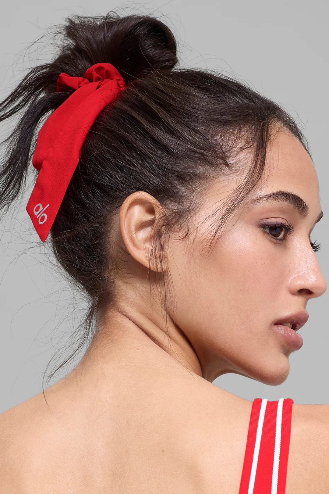 알로요가 Love Knots Tie Scrunchie - Bright Red 상품 이미지 2