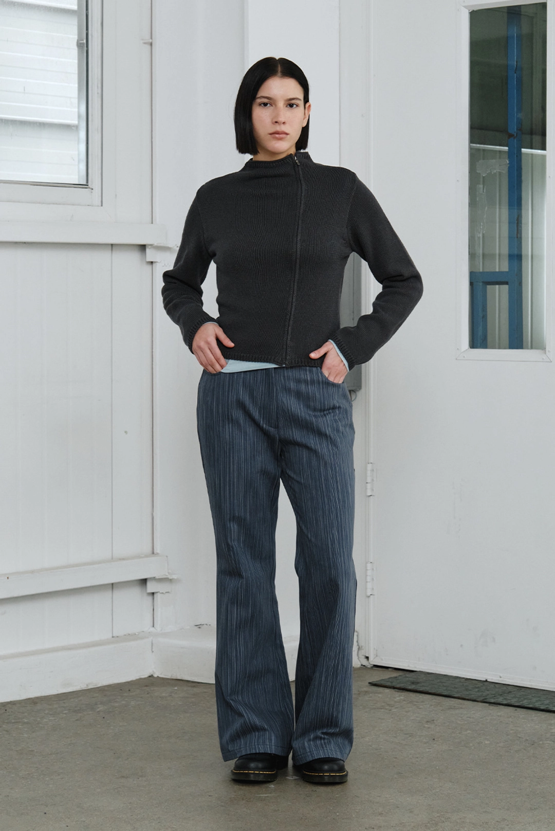 브렌다 브렌든 oblique zip-up knit - charcoal 상품 이미지 2