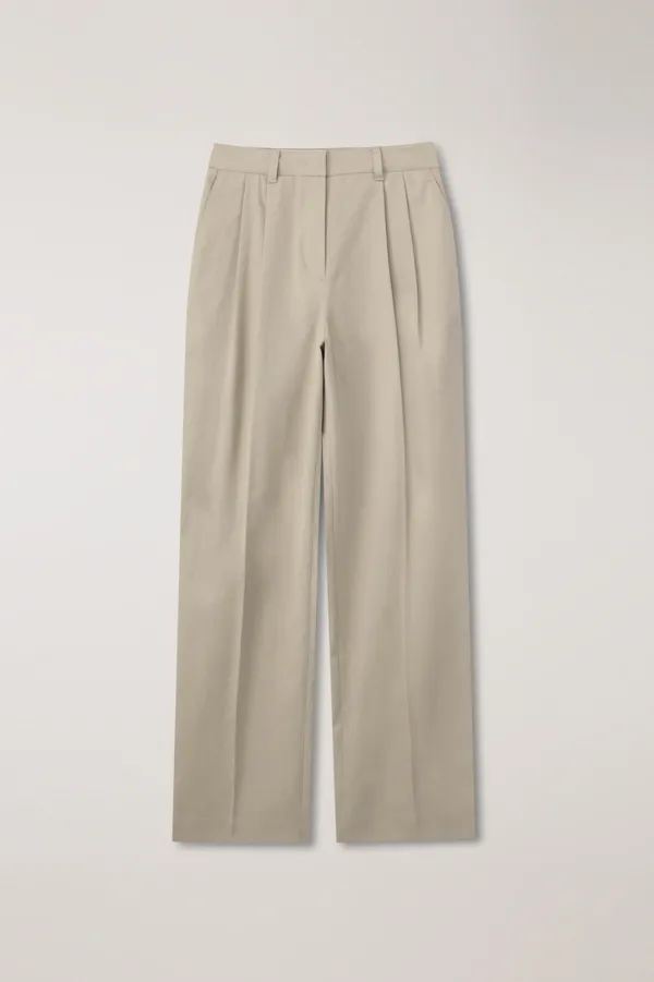 DOUBLE PLEATED CHINO SLACKS BEIGE_UDPA6A224I2