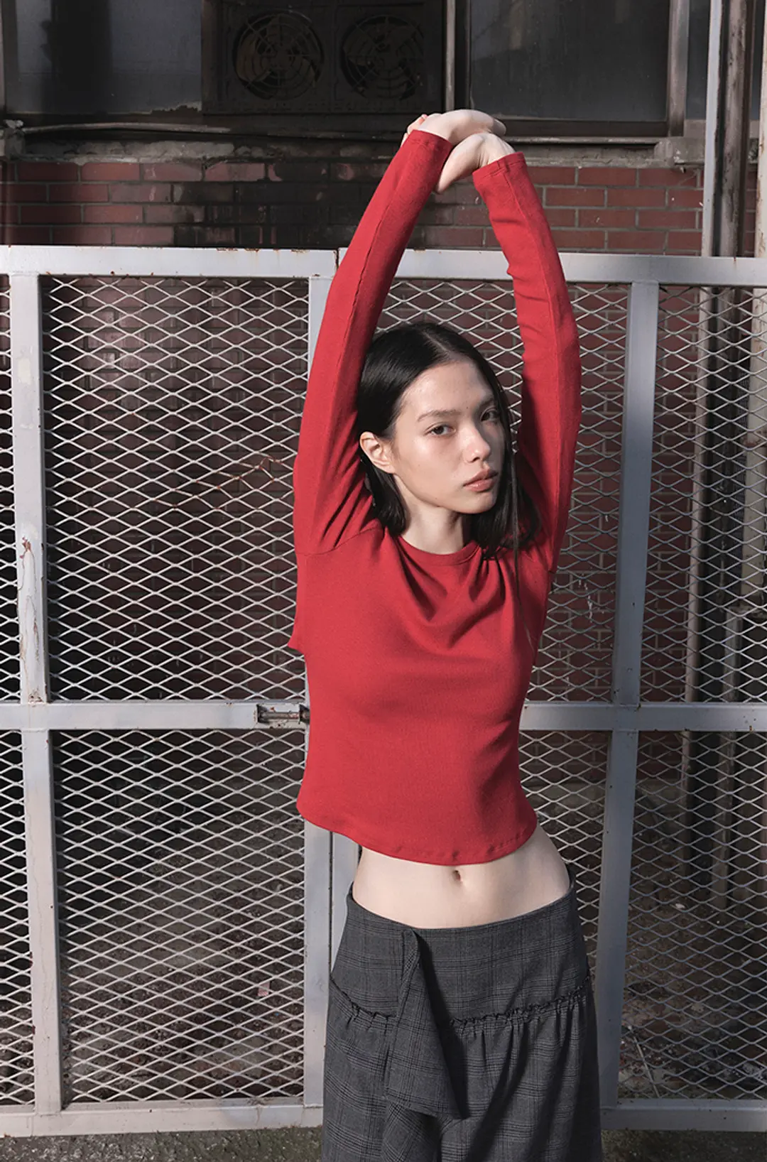 오데스 BACK BUTTON-UP TEE - RED 상품 이미지 1