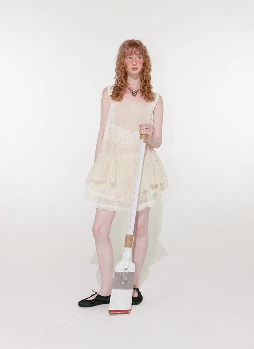 루루서울 Swan Lace Blouse (Beige) 상품 이미지 2