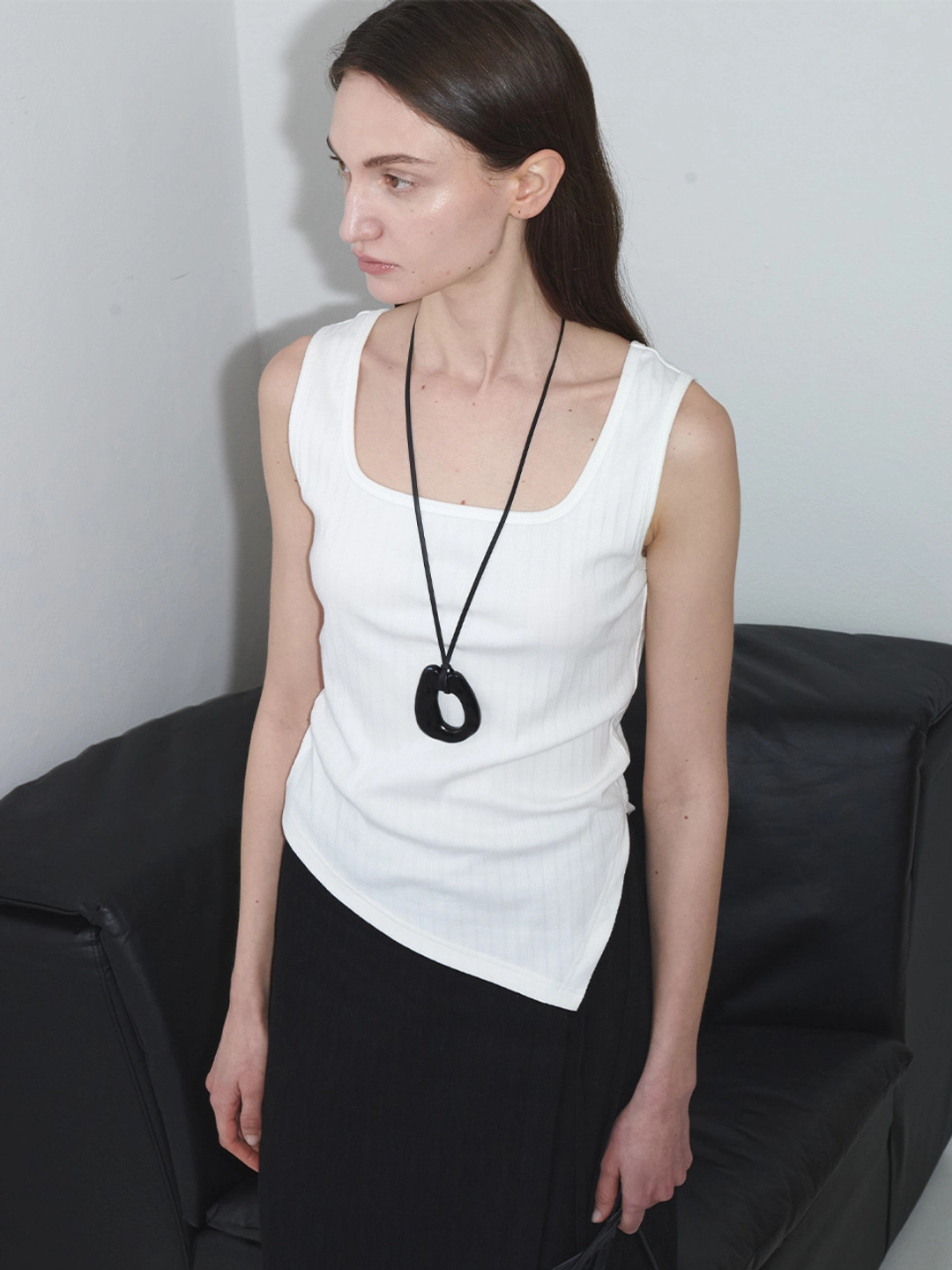 루에브르 Asymmetric Hem Solid Sleeveless Top SW6XE244_3color 상품 이미지 2