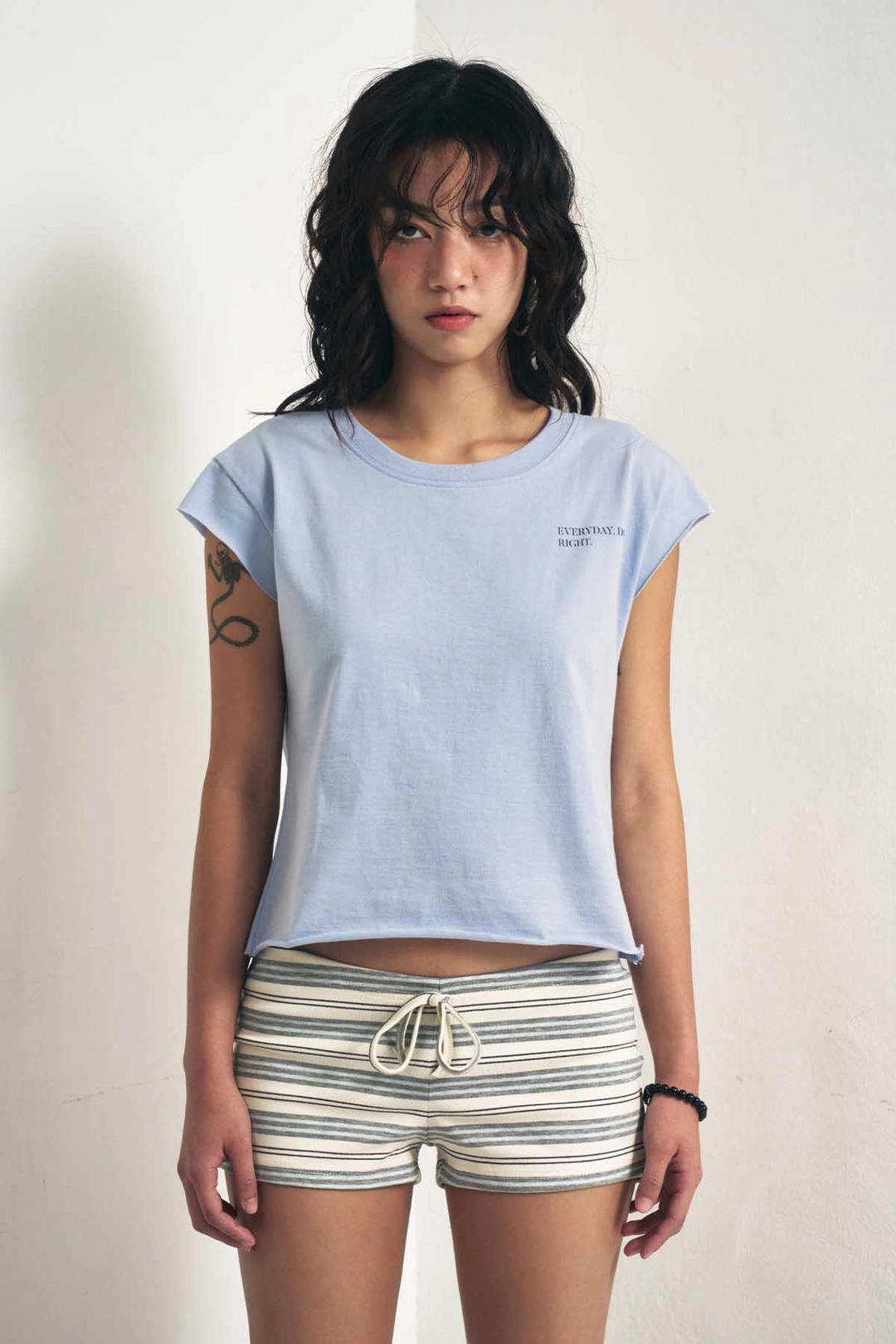 와이이이엘 Y. CAP SLEEVE T-SHIRT LIGHT BLUE 상품 이미지 2