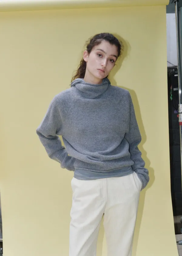 ROLL NECK KNIT [COZY GREY]