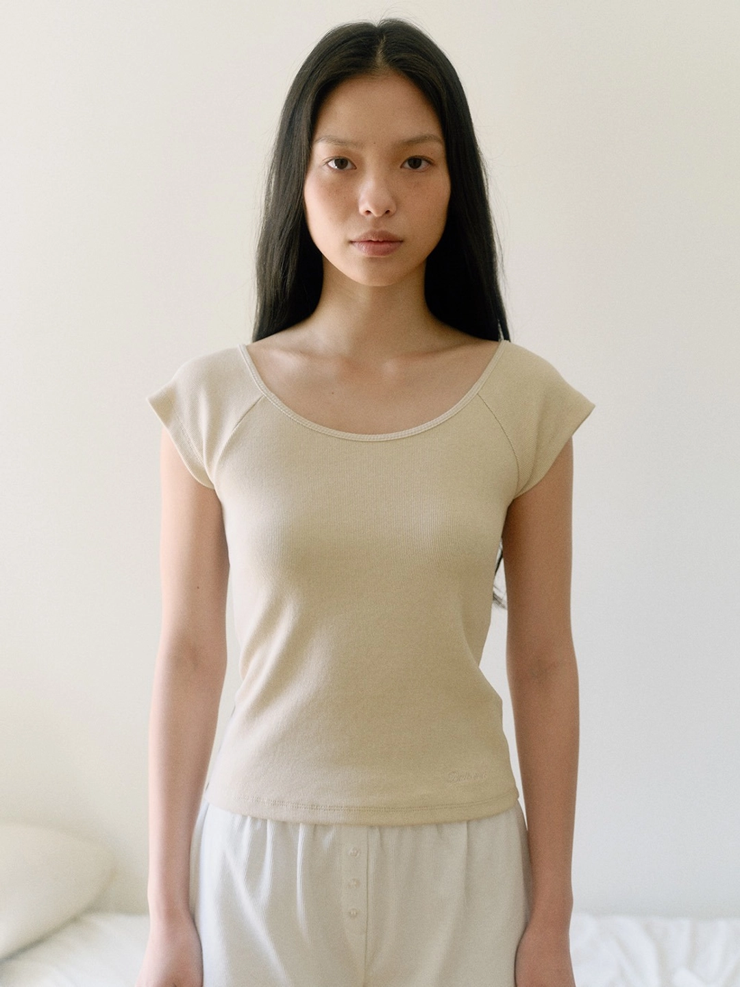 베이오드 U-neck ribbed T-shirt_butter 상품 이미지 2