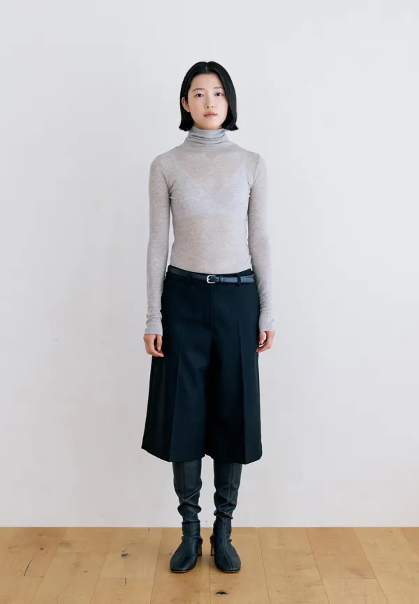 WOOL BERMUDA STANDARD FIT PANTS - BLACK
