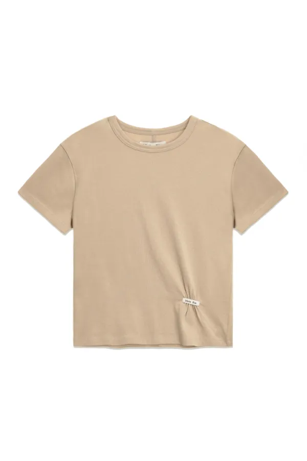 MINI LABEL SHIRRING TOP IN BEIGE