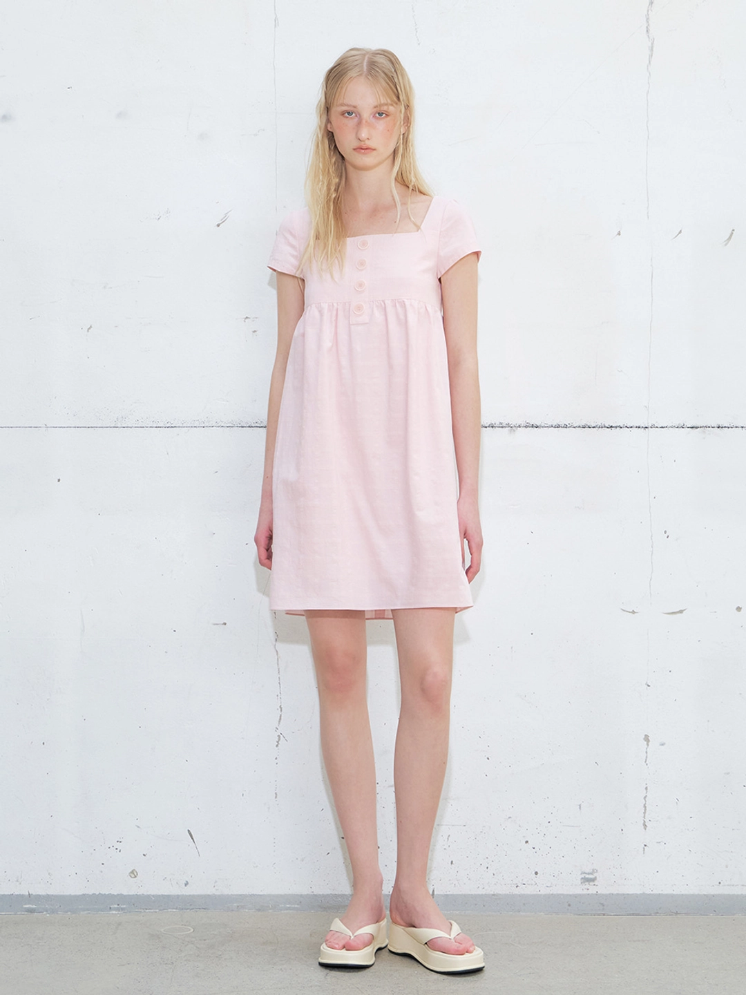 에트몽 Square Button Mini Dress, Pink 상품 이미지 1