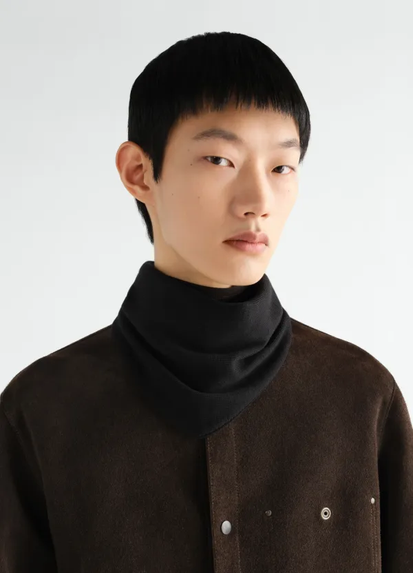 TRIANGULAR SCARF IN FINE MERINO WOOL