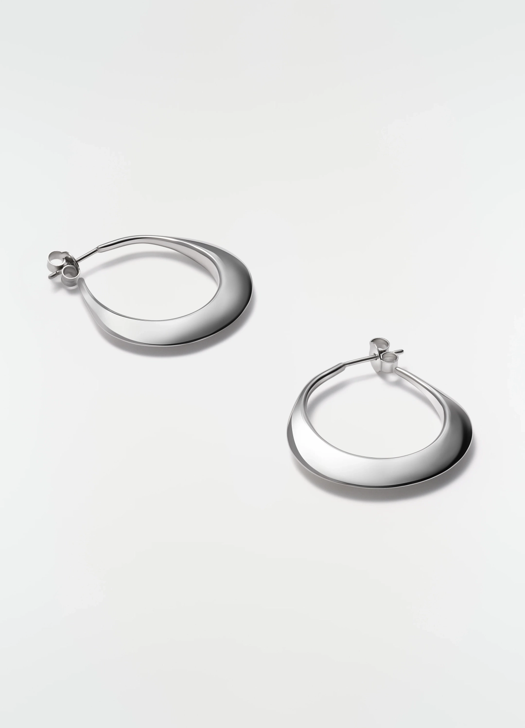 르메르 HOOPS DROP EARRINGS IN SILVER 상품 이미지 3