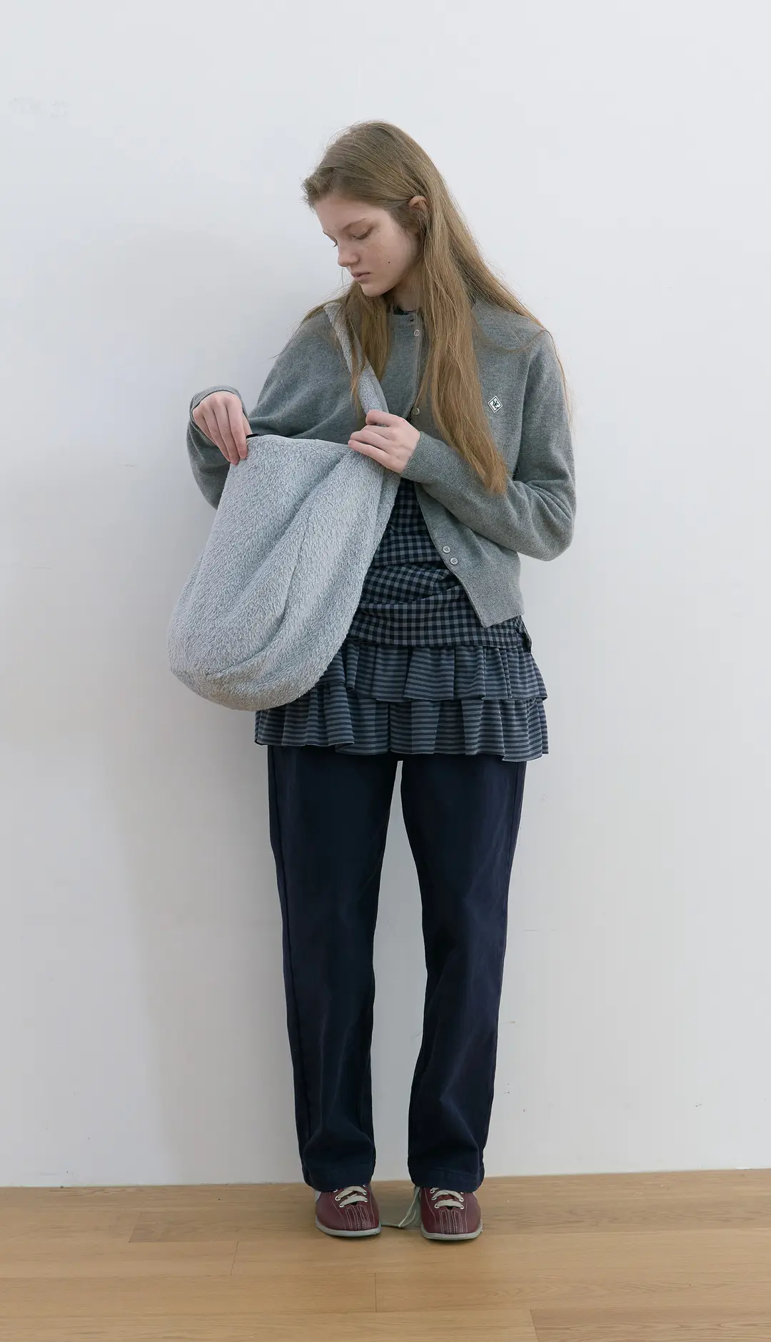 노컨텐츠 149. Fake fur shoulder bag _ Light grey 상품 이미지 1