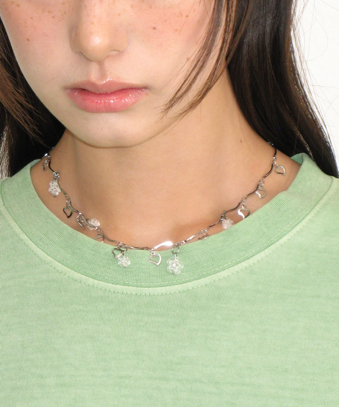 론론 FLOWER HEART WAVE NECKLACE SILVER 상품 이미지 1