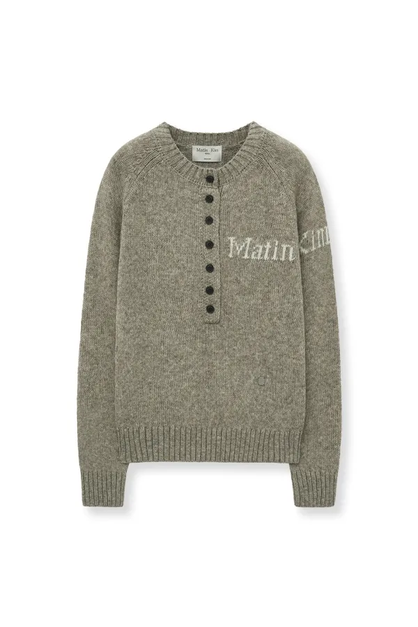 MATIN BUTTON POINT HENLEY NECK LOGO KNIT TOP IN BEIGE