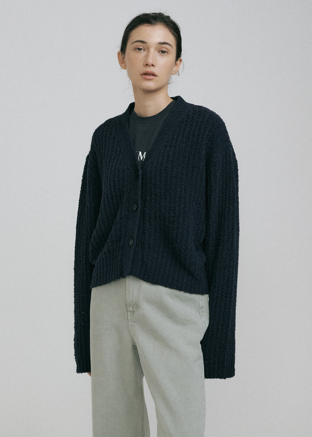 블루브릭 Boucle v-neck cardigan (navy) 상품 이미지 1