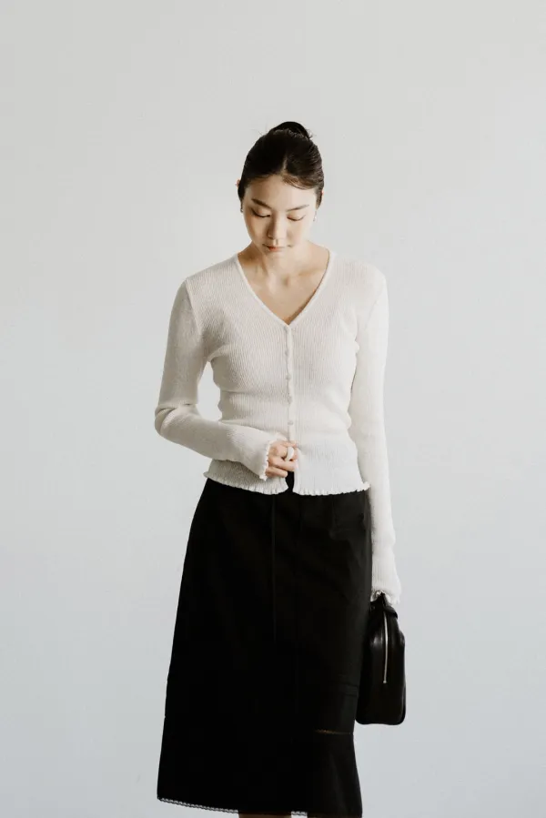 36726_Ruffle-trim v-neck cardigan