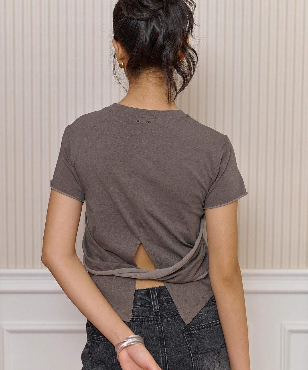 비터셀즈 Twist Back Slit Pigment Tee-Brown 상품 이미지 2