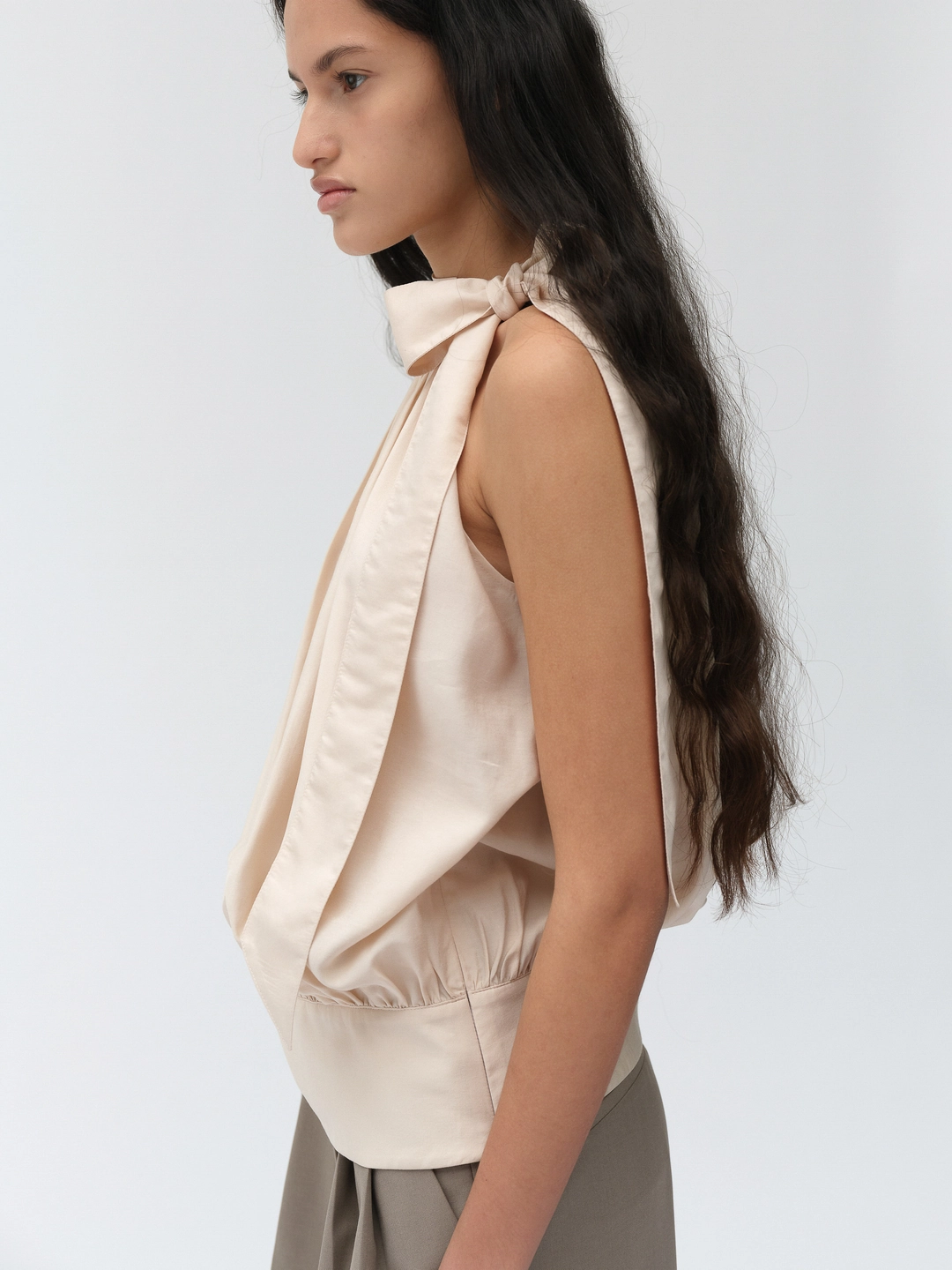 르에 RIBBON HALTERNECK BLOUSE 상품 이미지 1
