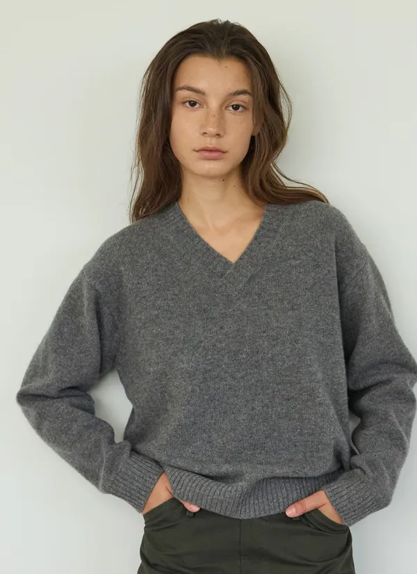 Deia V-Neck Wool Knit (Charcoal)