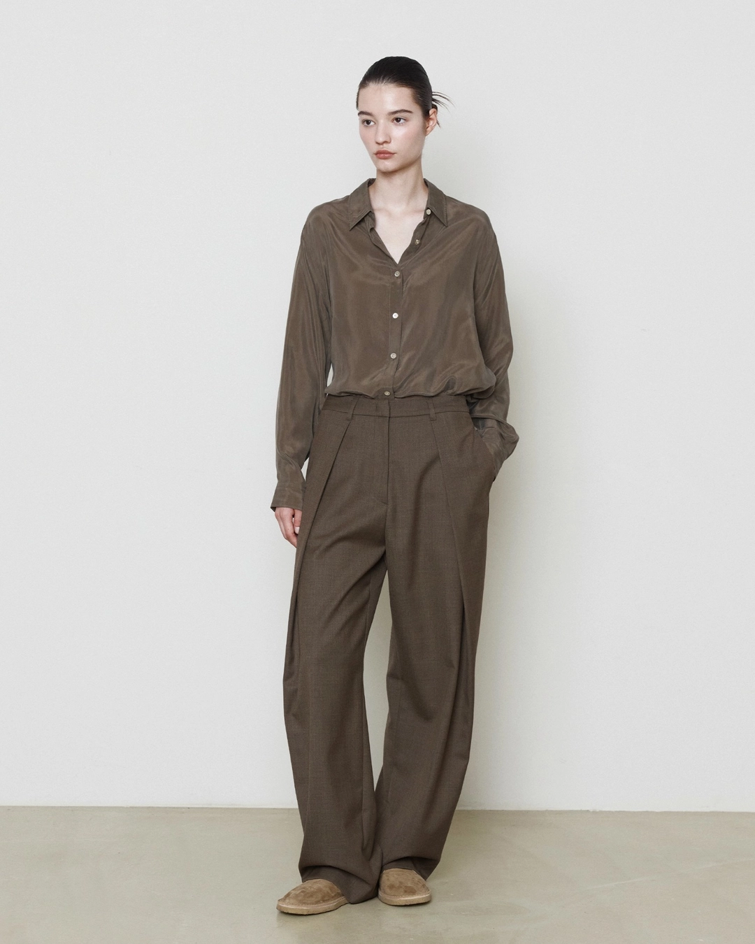 브라운야드 W Cupro Shirt, Dark Brown 상품 이미지 2
