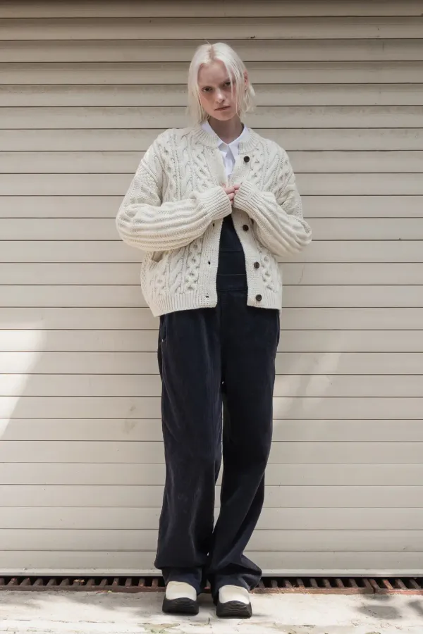 CABLE KNIT BUTTON CARDIGAN (IVORY)