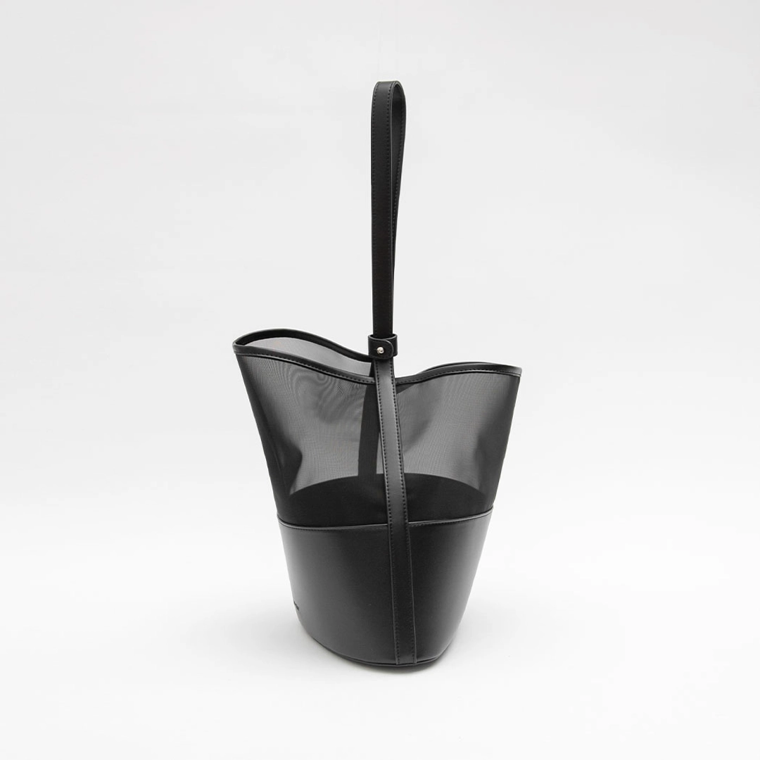 아뜰리에 나인 (B-2452)MESH ASYMMETRICAL 2WAY BUCKET BAG 상품 이미지 2