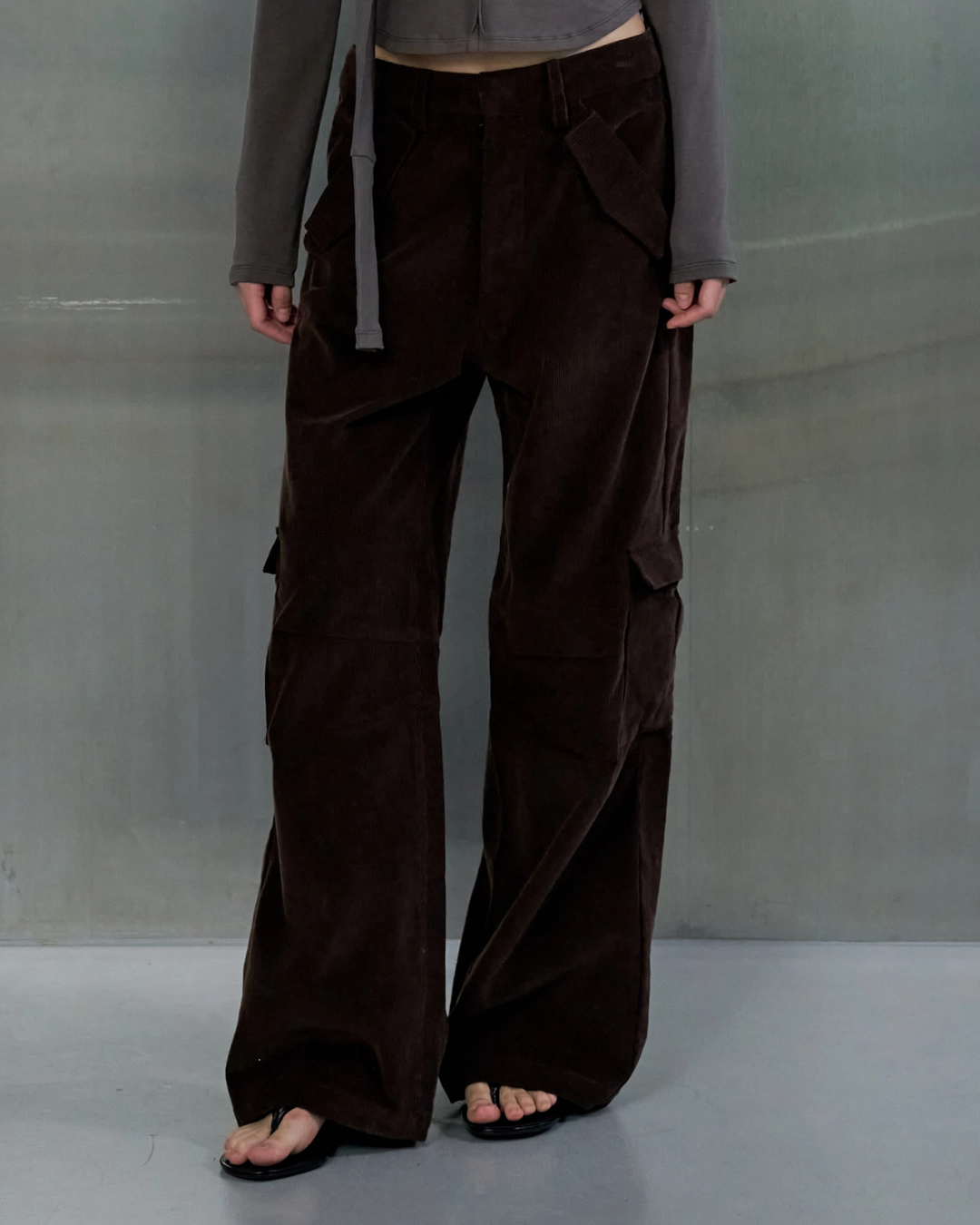 오데스 [9/4 예약 출고] CORDUROY SEMI WIDE CARGO PANTS - BROWN 상품 이미지 1