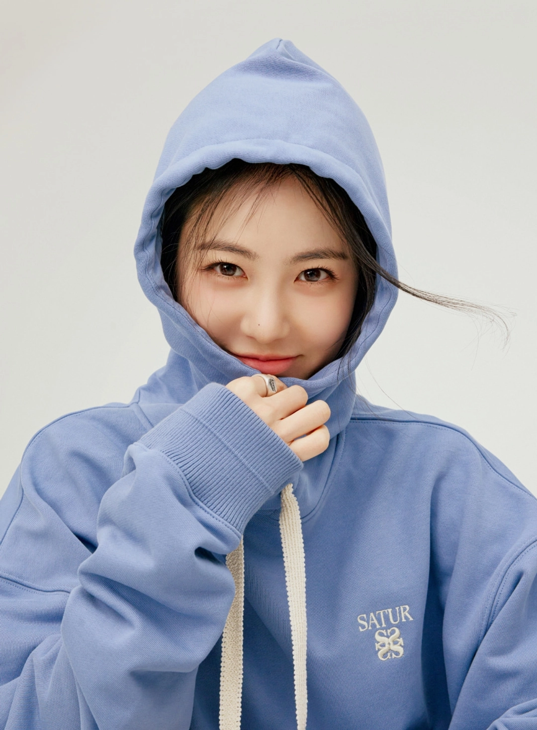 세터 [신예은 Pick] Loren Small Logo Rivet Hoodie - Blue 상품 이미지 2