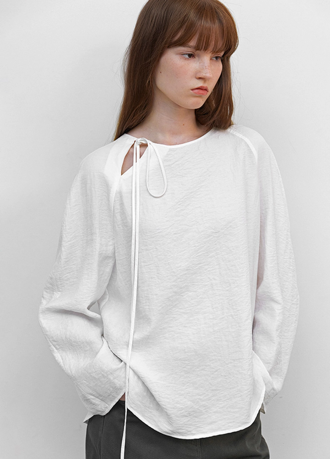 아뜰리에 나인 (BL-4391)RAGLAN SLEEVE TIE BLOUSE 상품 이미지 1