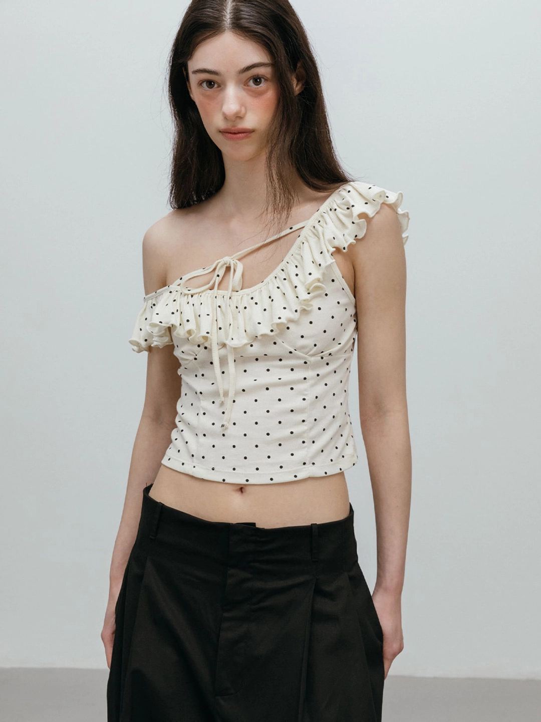 모이페어 DOT WAVE SLEEVELESS / IVORY 상품 이미지 2