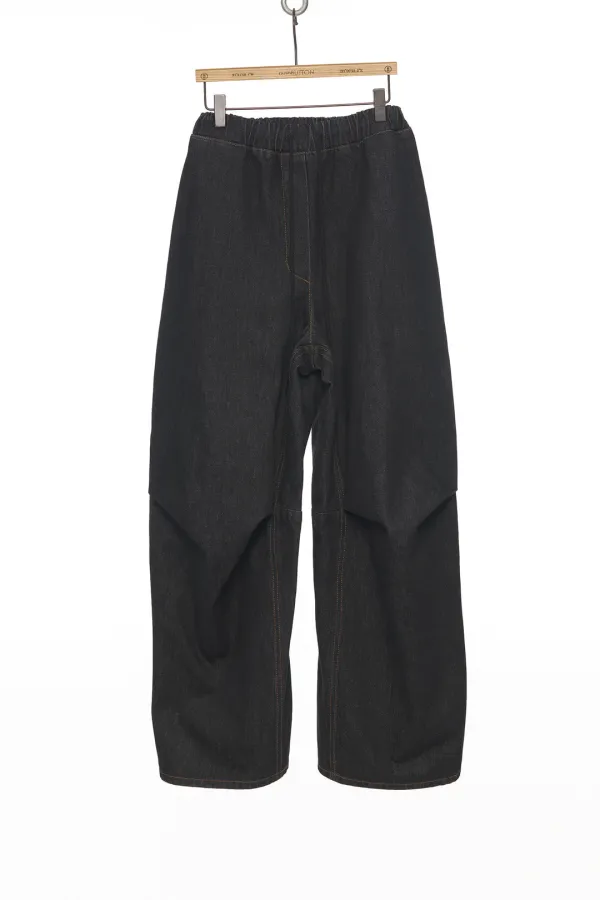 SS25 BLACK RELAXED TUCKED JEANS