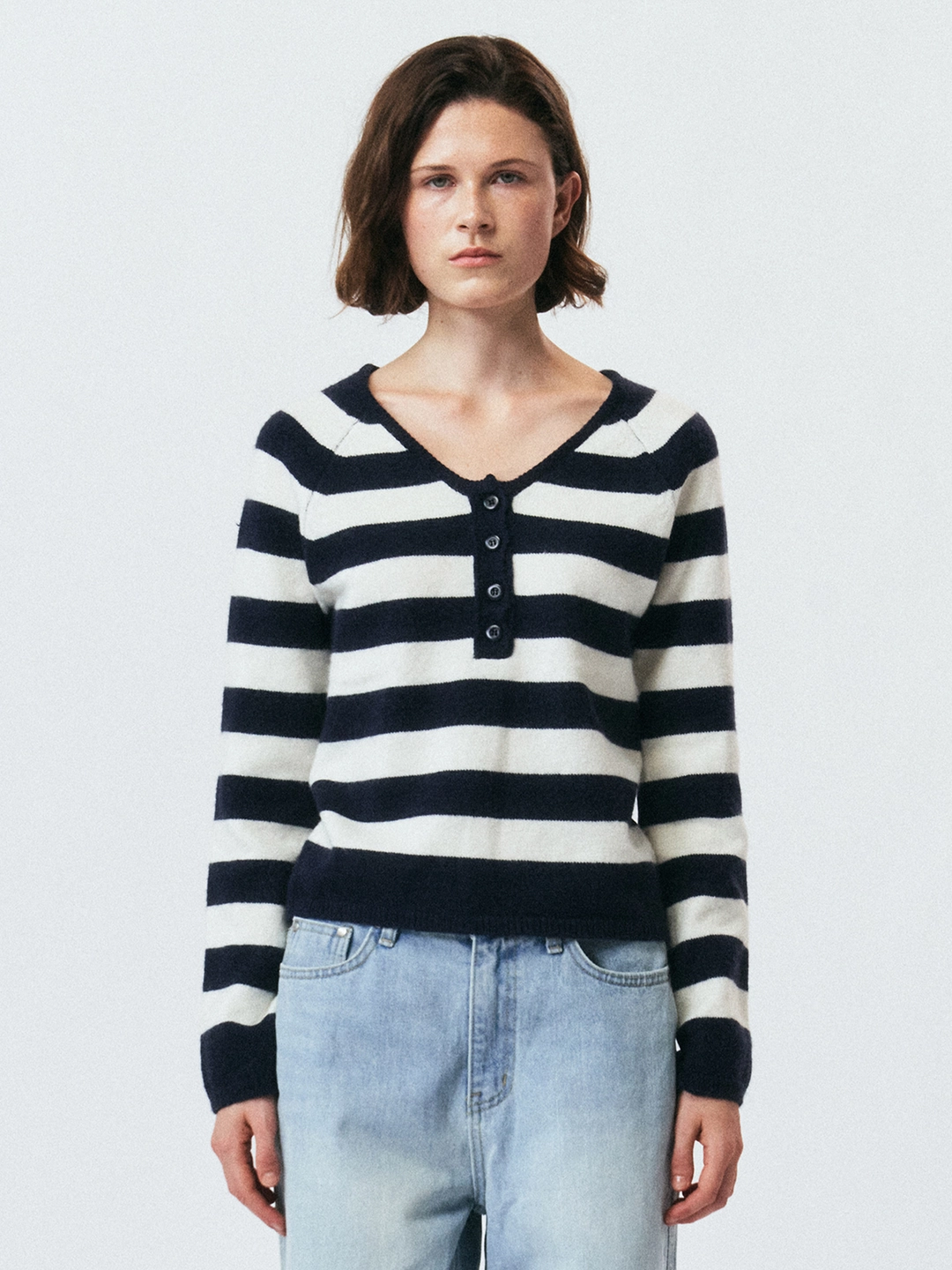 리볼드 Button V-Neck NT_(Stripe) 상품 이미지 2