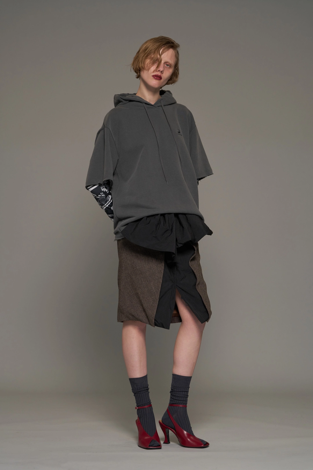 푸쉬버튼 FW26 GRAY LAYERED SLEEVE HOODIE 상품 이미지 2