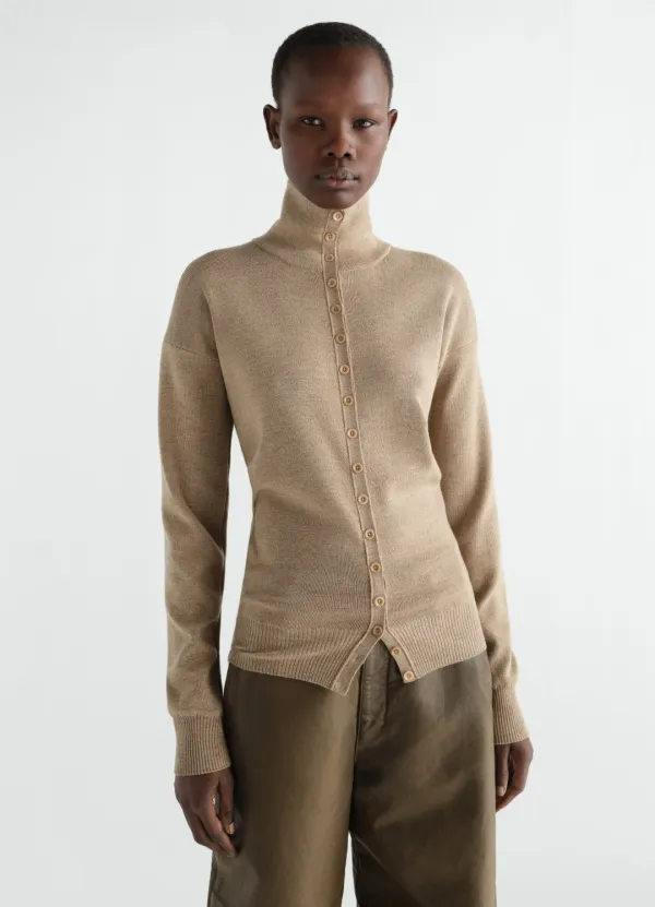 BUTTONED TOP IN FINE WOOL