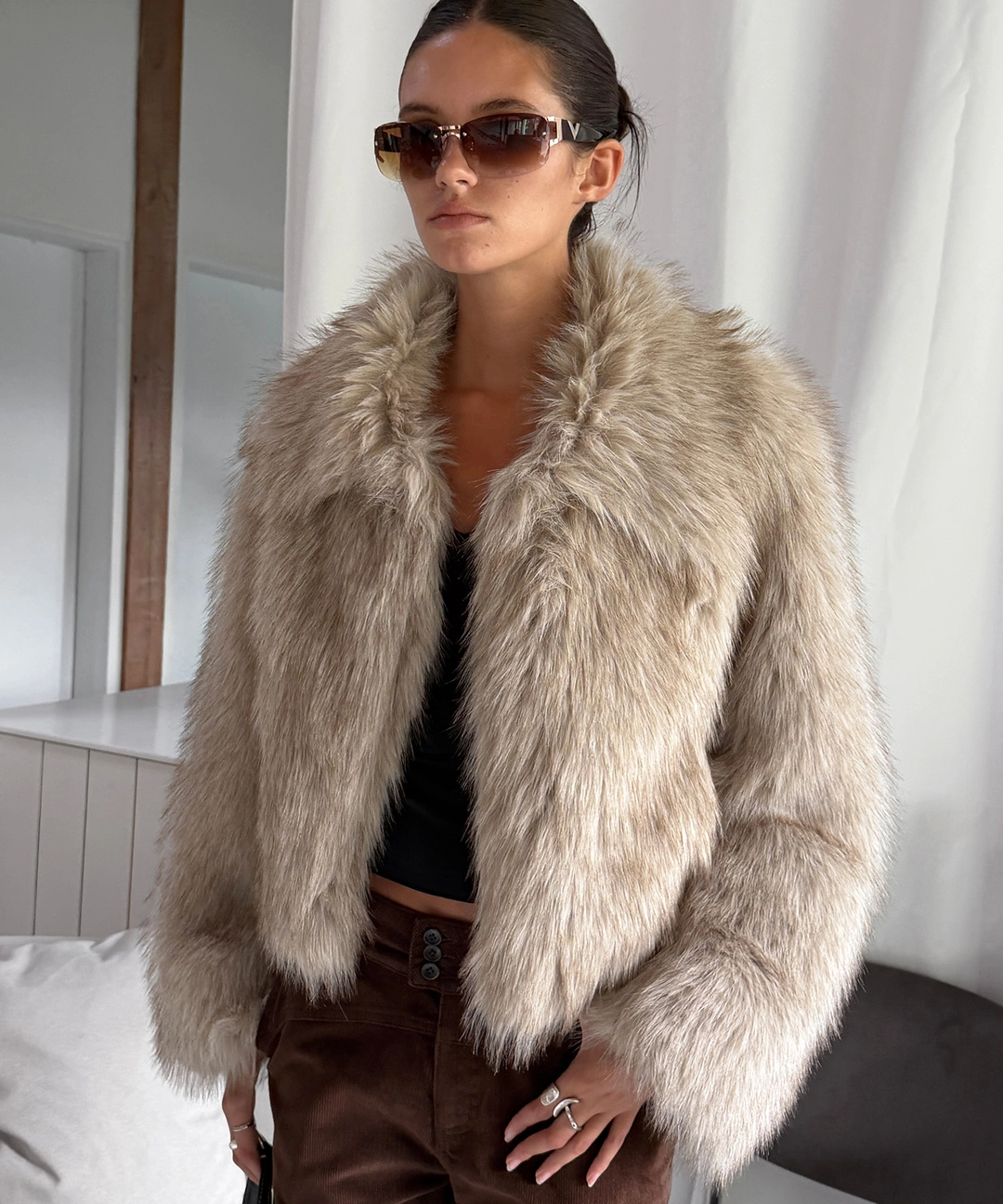 비터셀즈 Mingle Faux Fur Jacket-Beige 상품 이미지 2