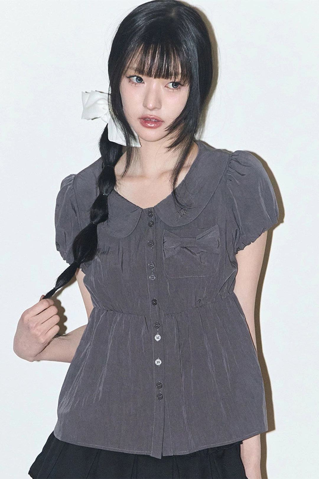 일리고 포밍 리본 퍼프 블라우스 차콜 상품 이미지 2