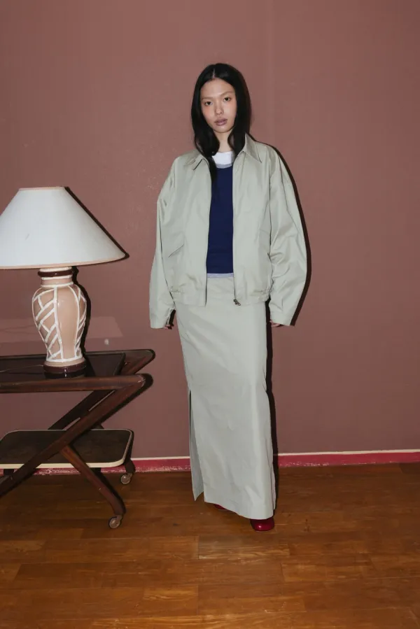 Classic Cotton Skirt (Beige / Dark Navy)