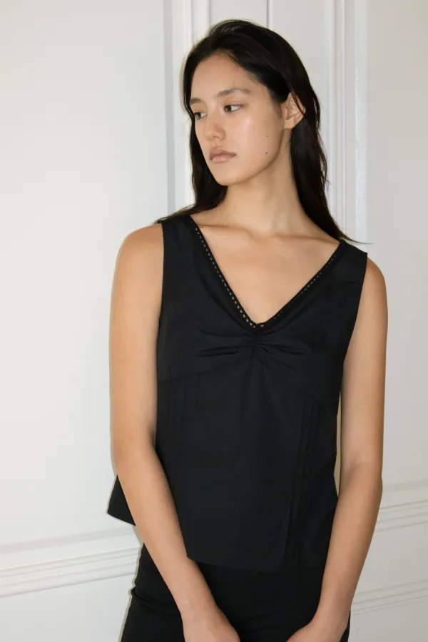 Lace Tuck Sleeveless Top (Black)