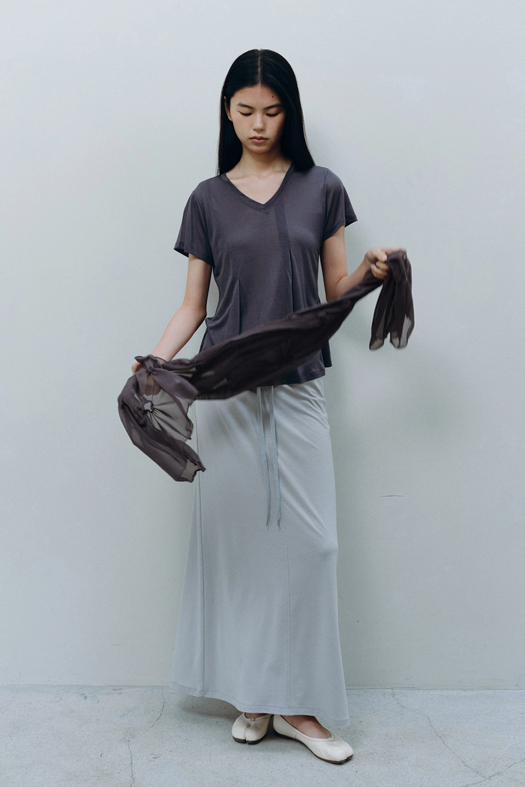 카셀 TENCEL PLEATS T-SHIRT, CHARCOAL 상품 이미지 3