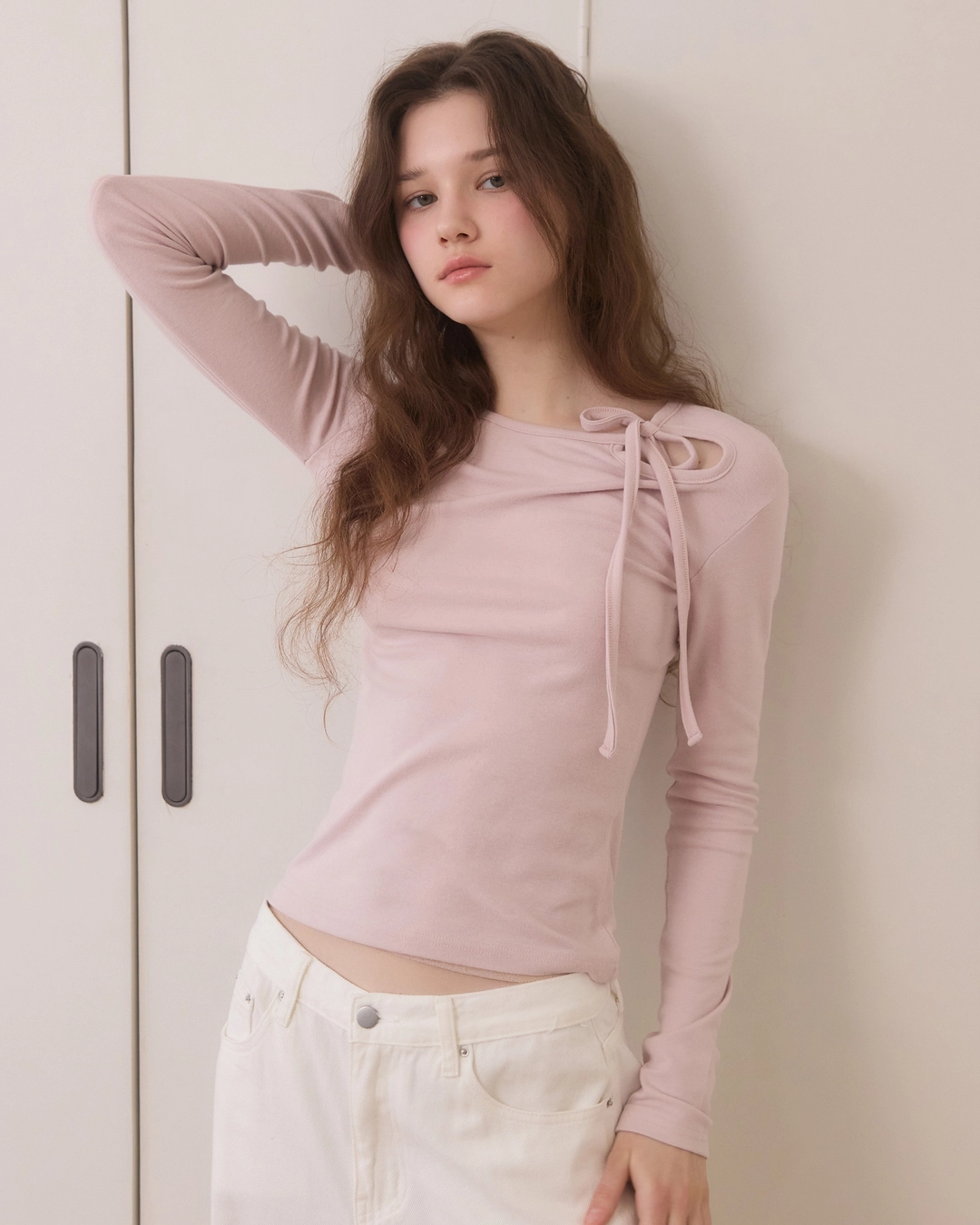 어다울 Side ribbon hole slim fit t shirts - 2color 상품 이미지 1