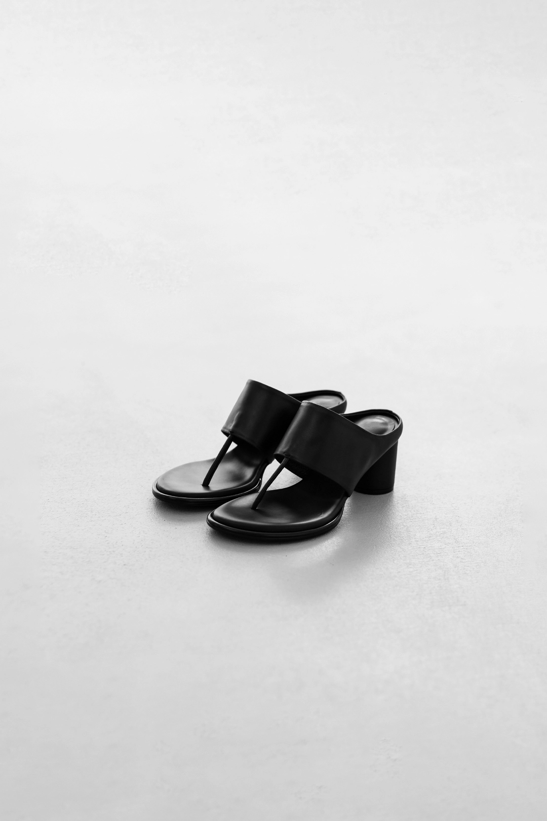 스앨더 45315_Black heeled sandals 상품 이미지 1