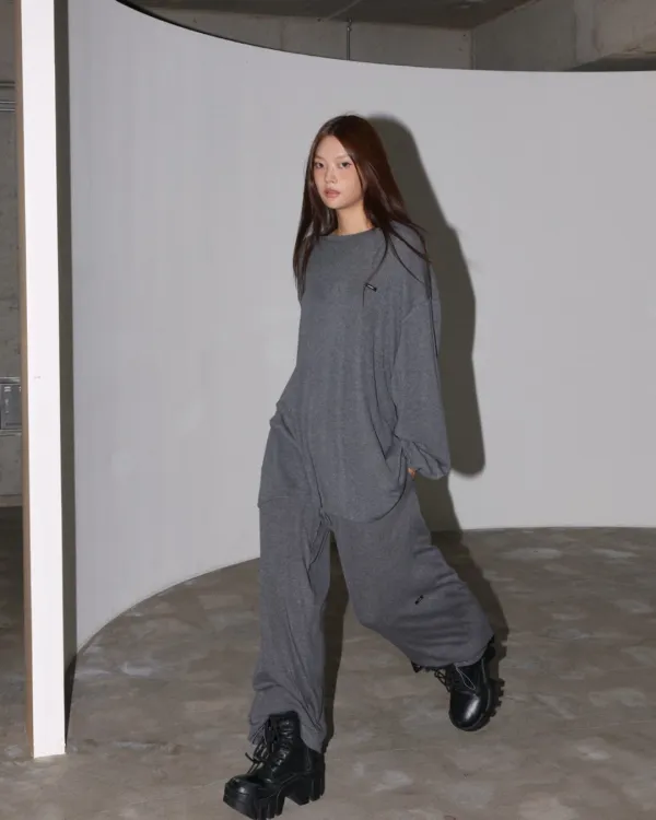 louis embroidered patch pants