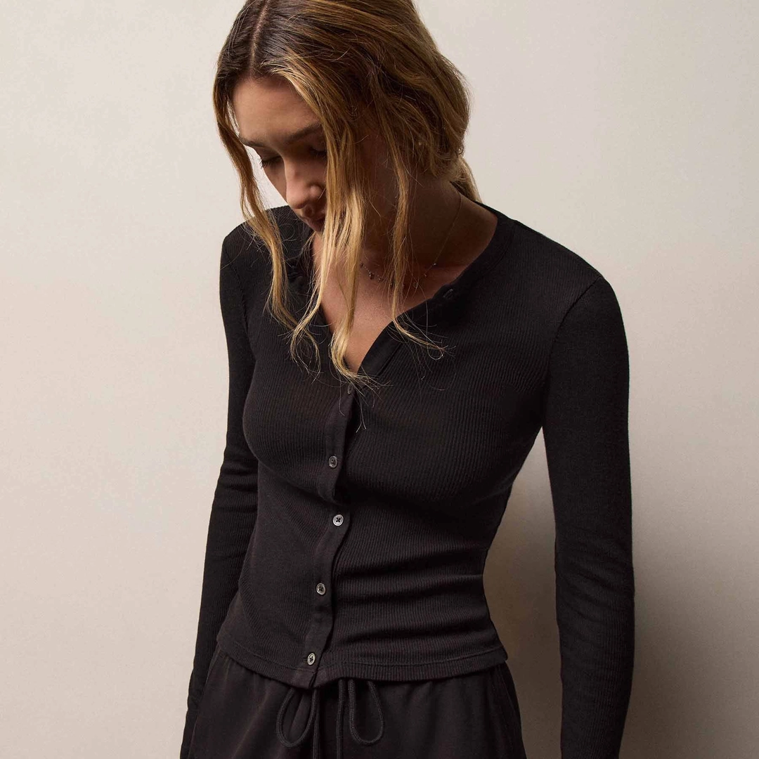 제임스펄스 Cotton Gauze Ribbed Button Top - Black 상품 이미지 3