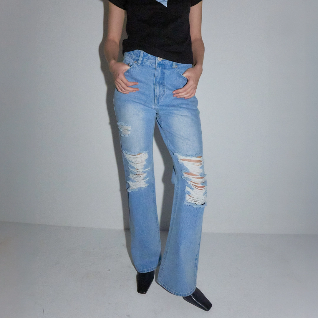 론론 DAMAGE BOOTSCUT DENIM PANTS LIGHT BLUE 상품 이미지 1