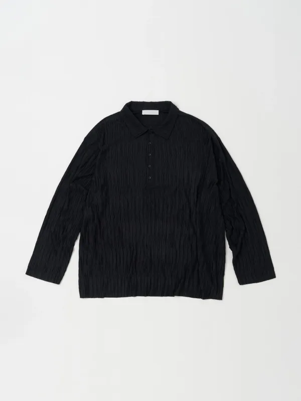WRINKLE COLLARED TOP IN BLACK