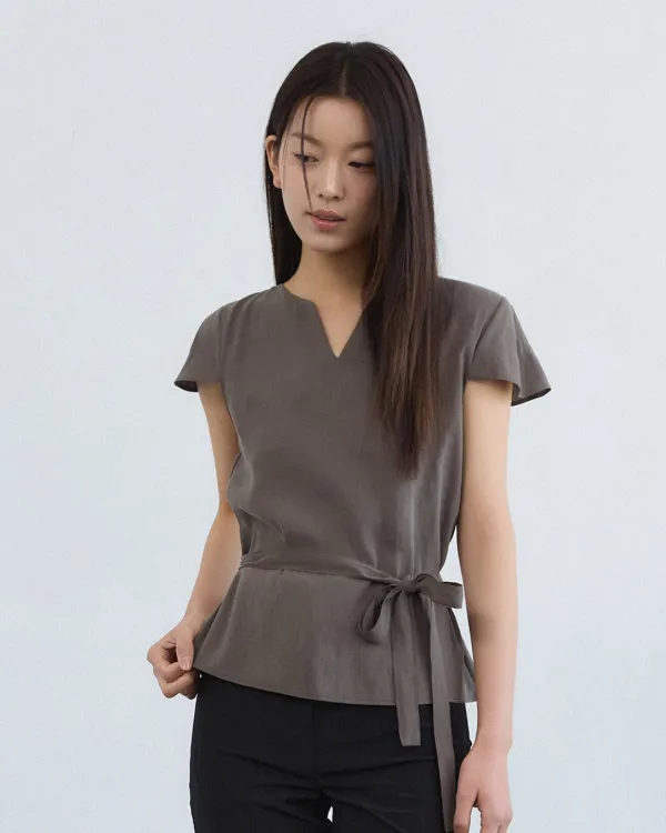 V cut cap belted blouse - ash brown