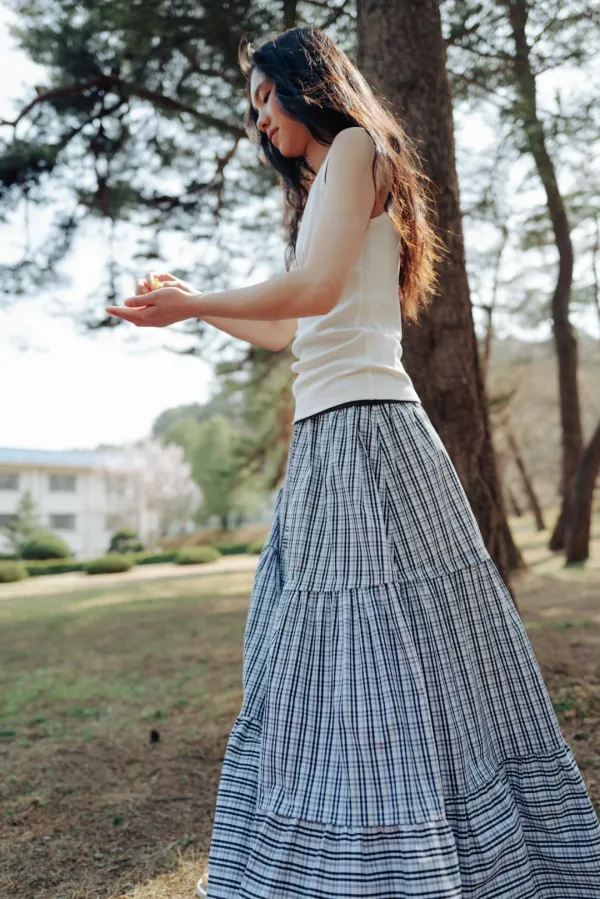 Check tiered maxi skirt (black)