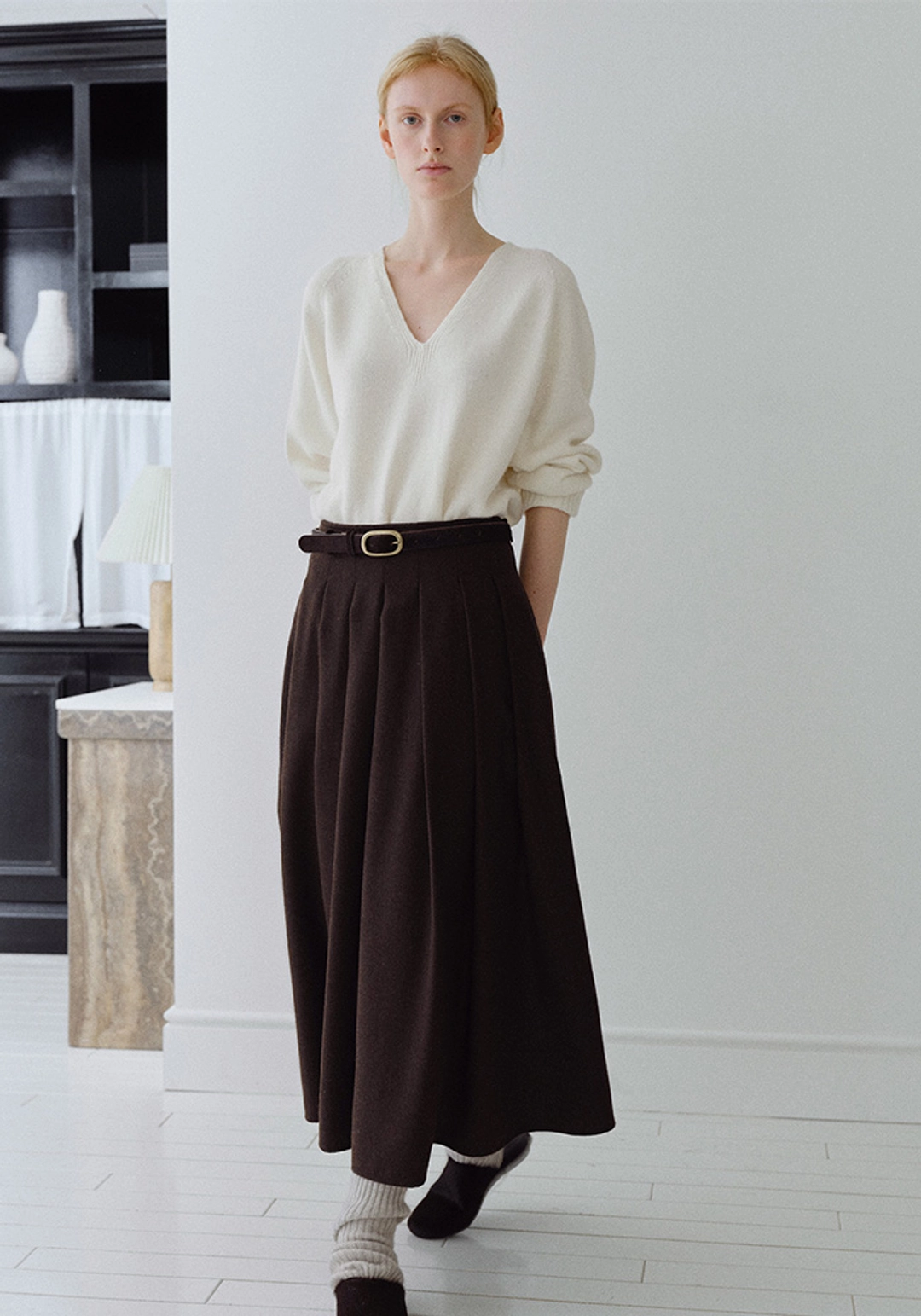 오브베이지 WOOL FLANNEL PLEATS SKIRT_BROWN_OE4C2XSK07BRW 상품 이미지 2