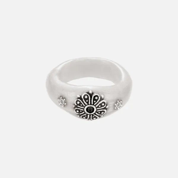coronet ring-white